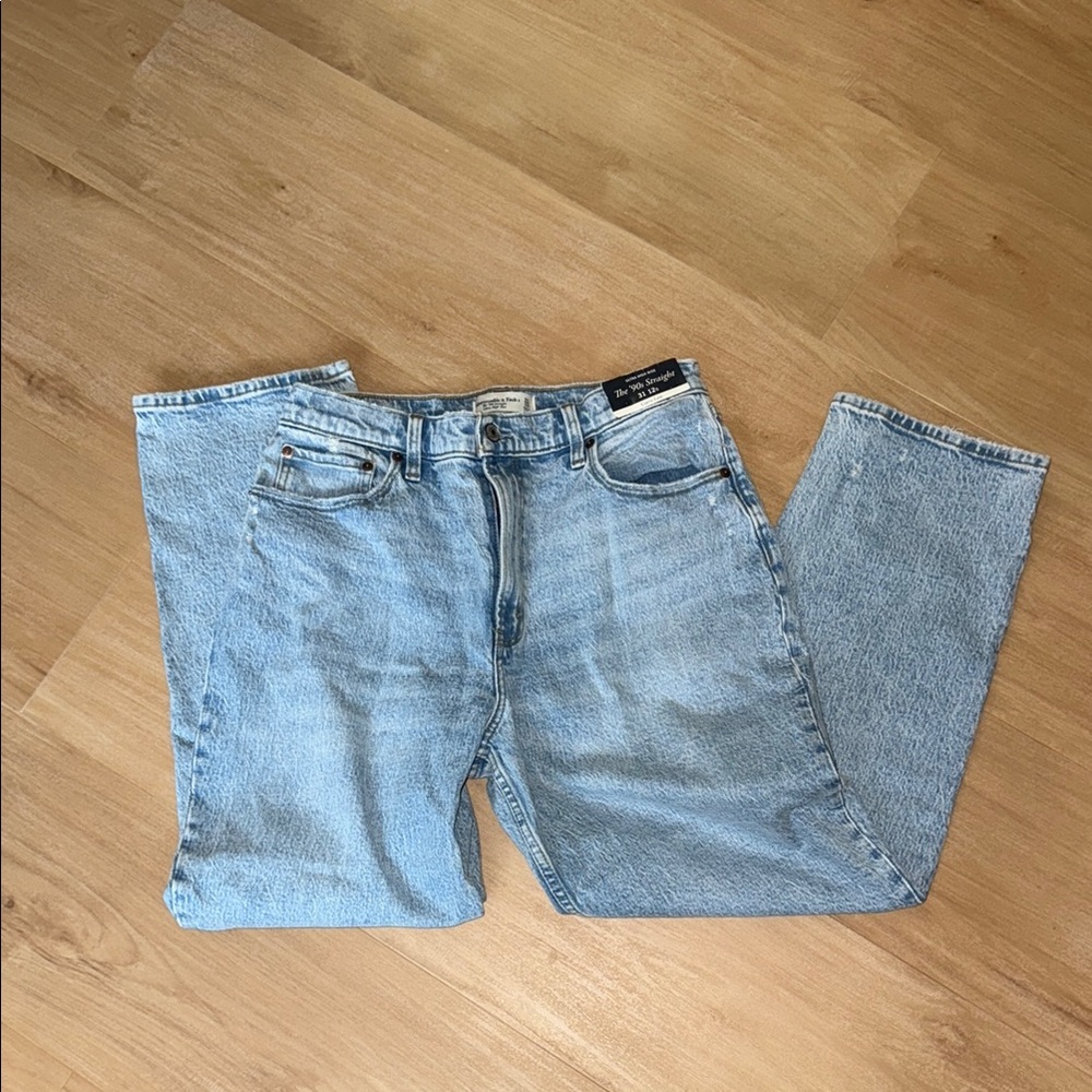 NWT Abercrombie & Fitch ‘90s Straight Ultra High Rise Women's Jeans